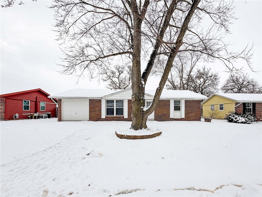 914 W Elizabeth St, Paris, IL 61944 - photo 1