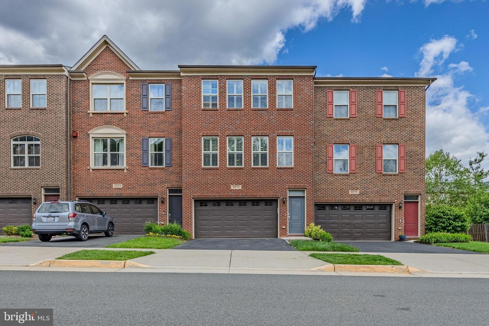 6672 Bartrams Forest Ln, Haymarket, VA 20169 - photo 1