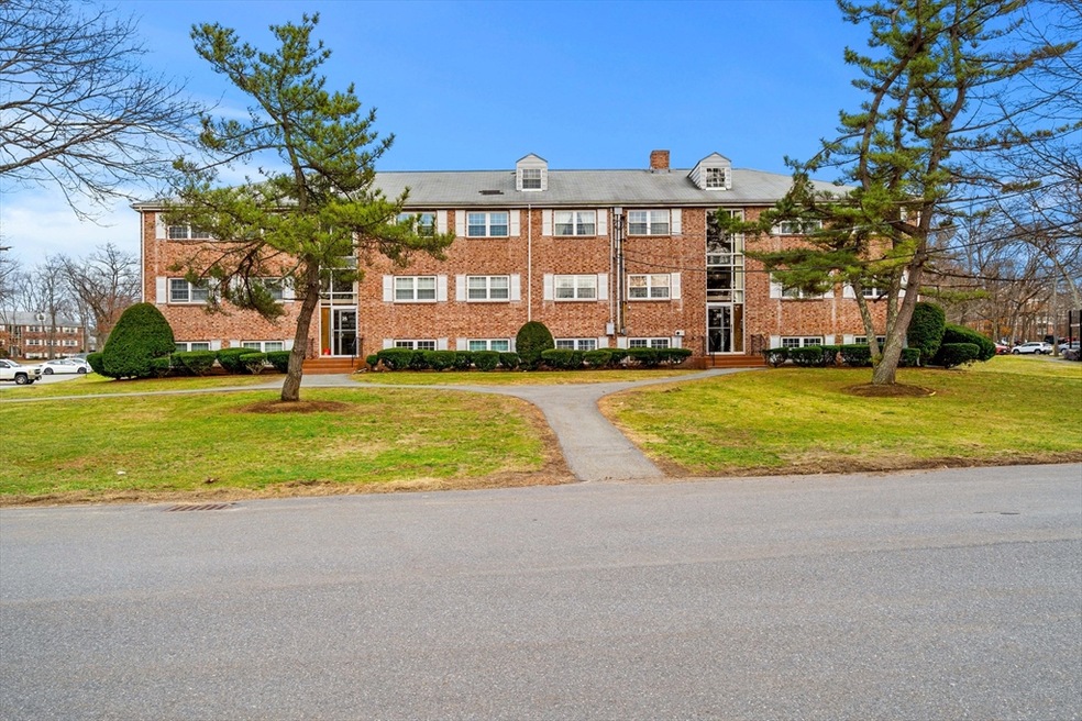 23 Edgelawn Ave unit 3, North Andover, MA 01845 - photo 1