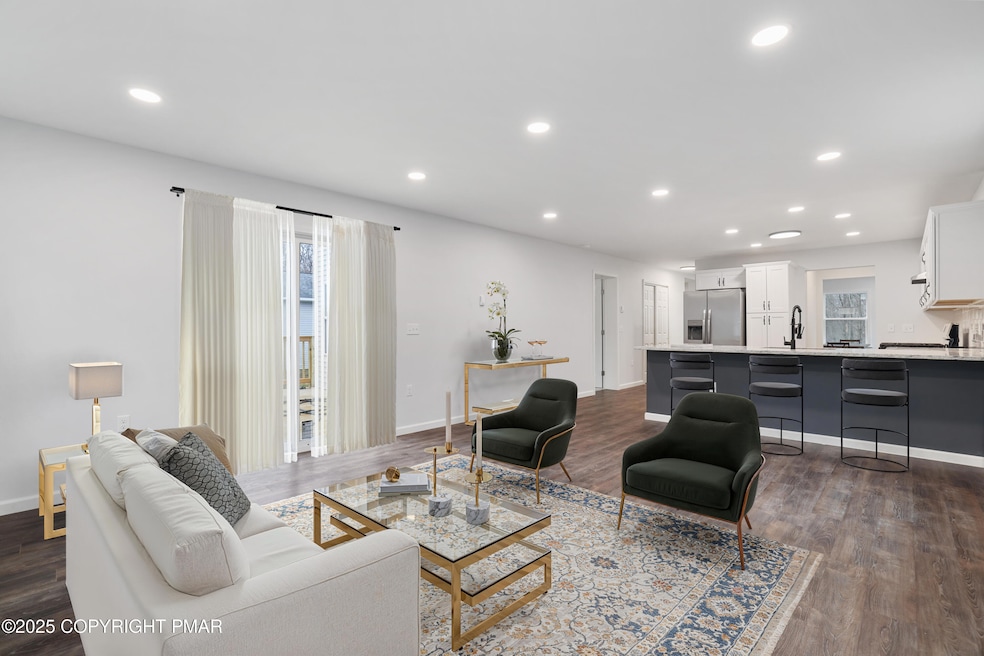 8585 Periwinkle Dr, Tobyhanna, PA 18466 - photo 1