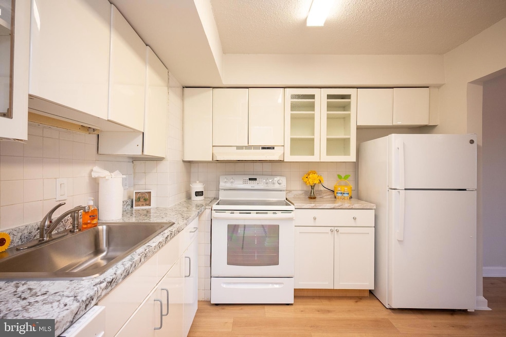 For Sale $185,000 • Co-Listing Agent