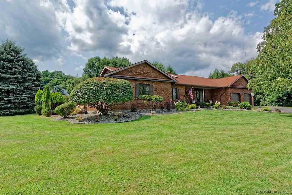 2 Stock Ln, Rensselaer, NY 12144 - photo 1