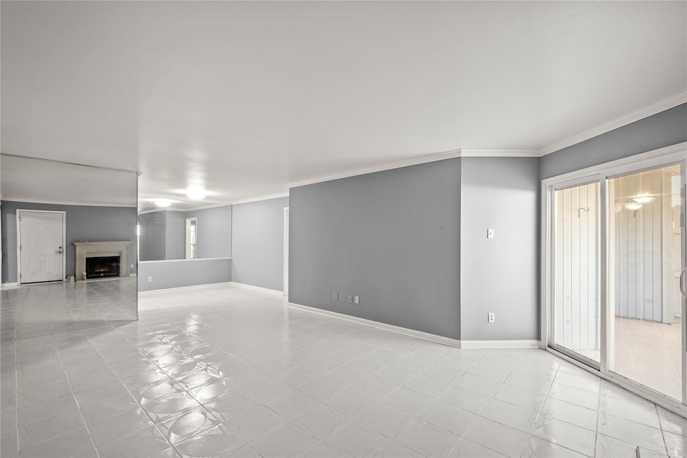 8787 Brae Acres Rd unit 903, Houston, TX 77074 - photo 1