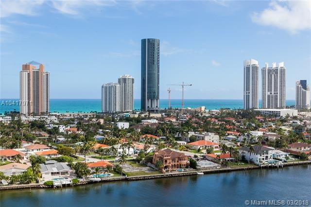 Direct Ocean and intracoastal views from the balco