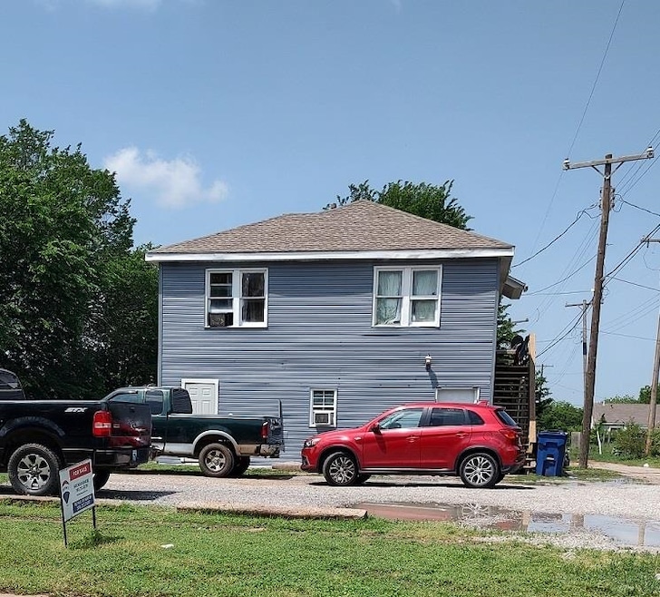 451 S 11th St, Duncan, OK 73533 - photo 1