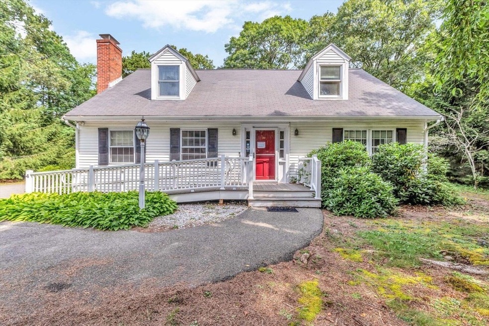 4 Edgerton Dr, Falmouth, MA 02556 - photo 1