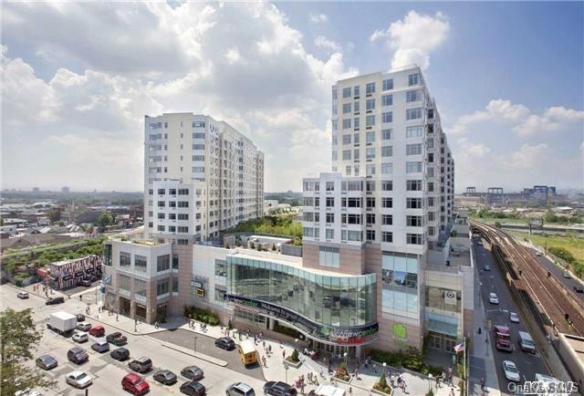 4022 College Point Blvd unit 15P, Flushing, NY 11354 - photo 1