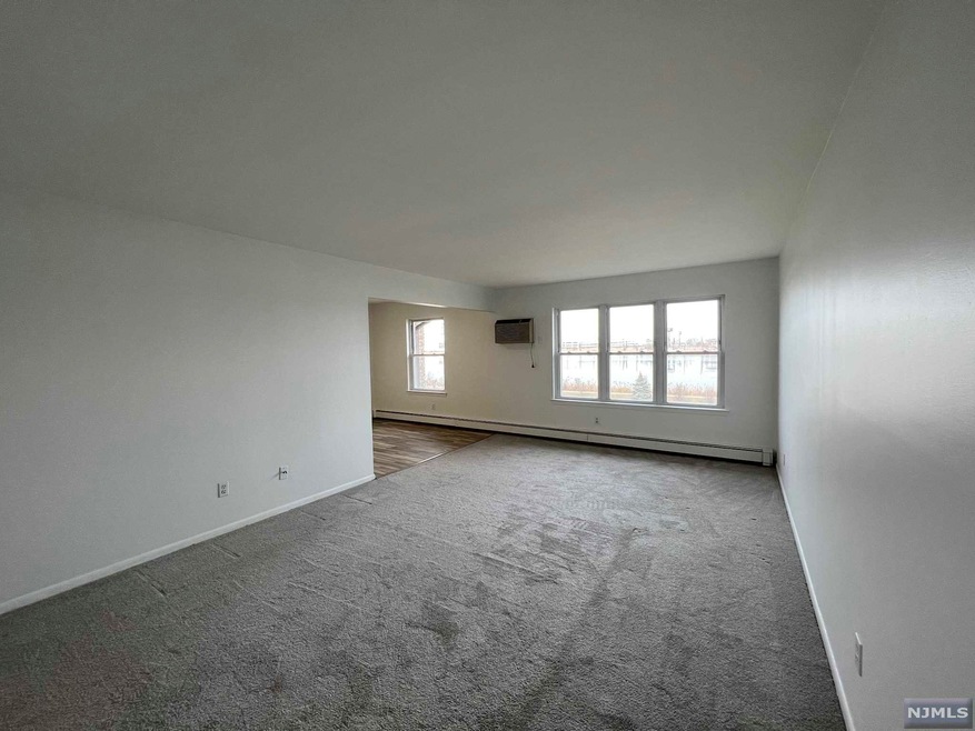 83 Riverview Ct unit 83, Secaucus, NJ 07094 - photo 1