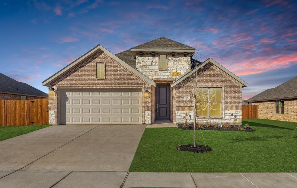 225 Rosemary Dr, Azle, TX 76020 - photo 1