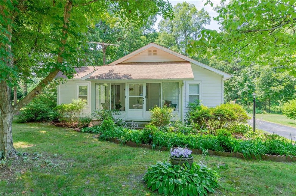 204 Gate St, High Point, NC 27263 - photo 1