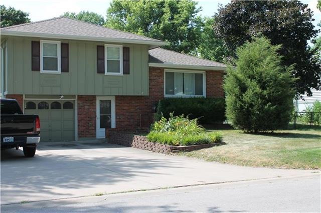 524 S Adams St, Raymore, MO 64083 - photo 1