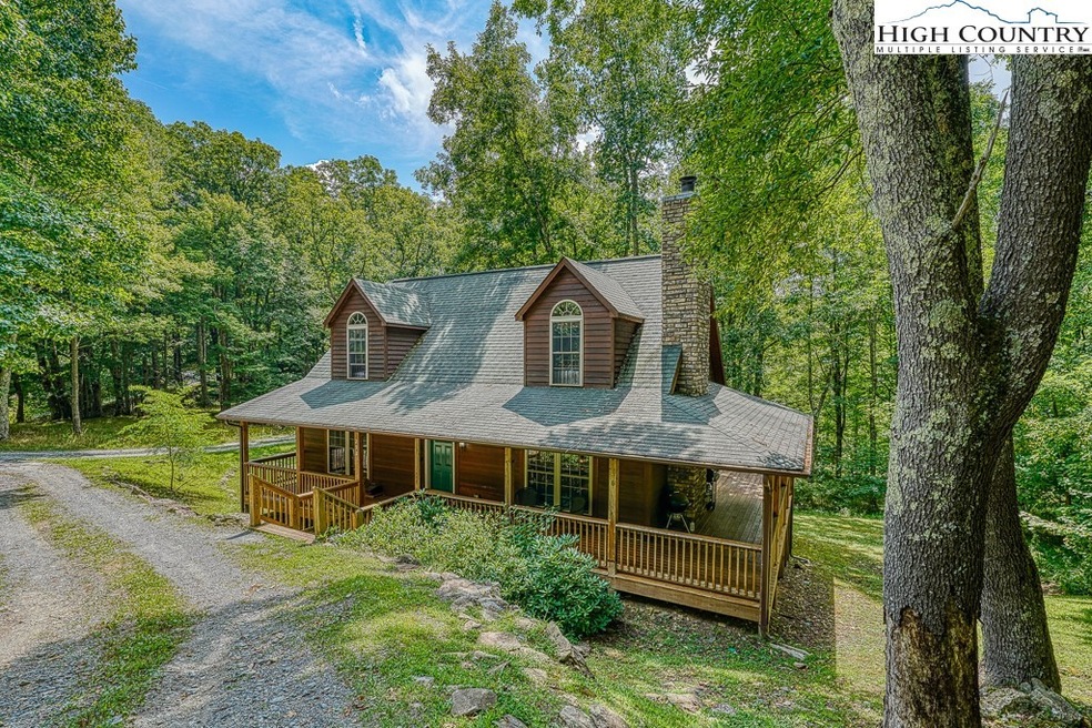 3 bedroom cabin in Seven Devils with strong rental history.