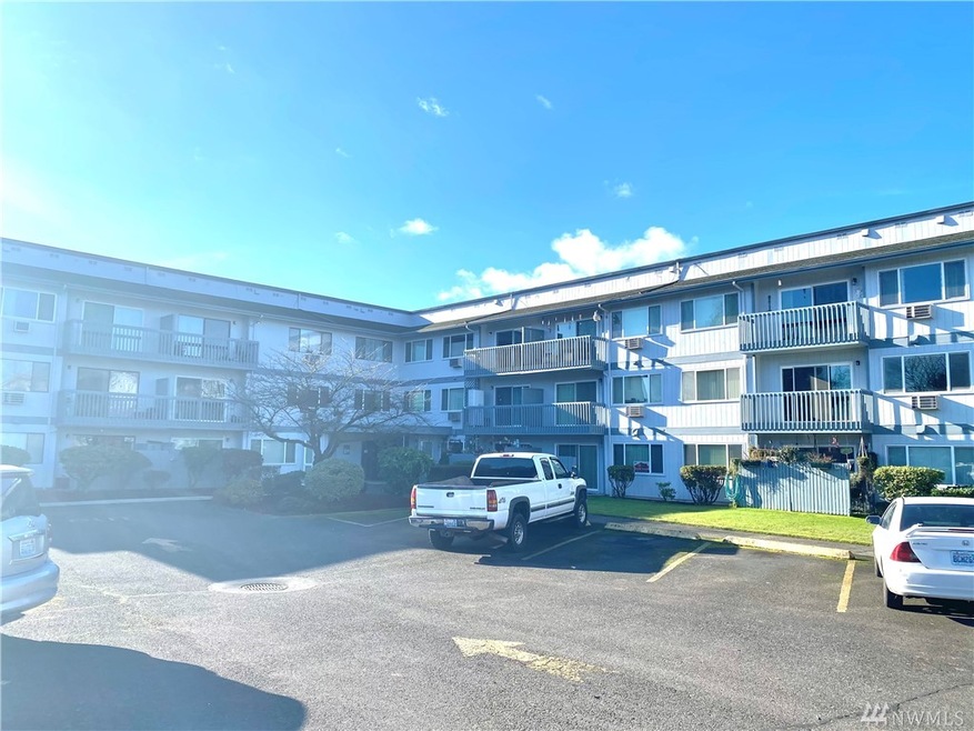 2005 Tibbetts Dr, Longview, WA 98632 - photo 1