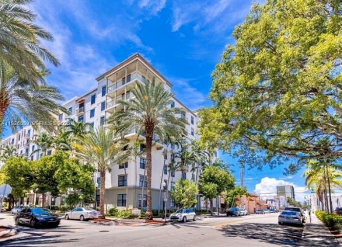 Regent Park At Young Circle unit 212A, Hollywood, FL 33020 - photo 1