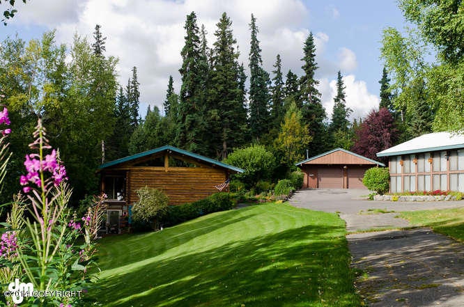 [photo 2254441] Side Yard