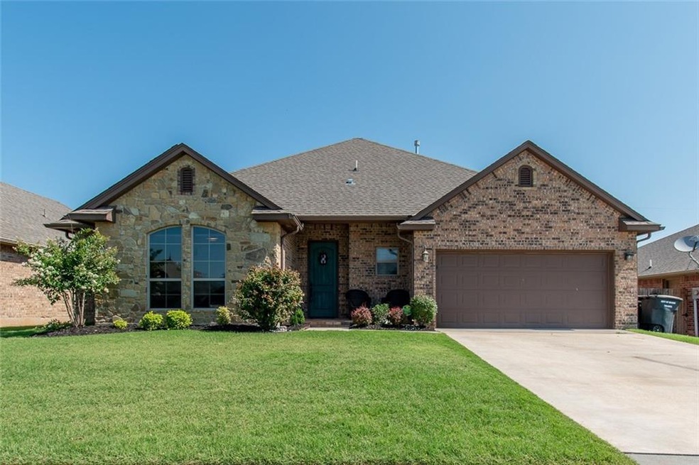 2209 SE 5th St, Moore, OK 73160 - photo 1