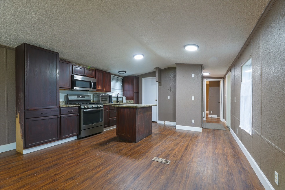 1065 Dickinson Rd unit CR517, Alvin, TX 77511 - photo 1