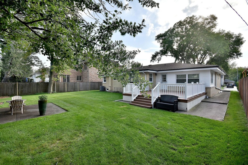 933 S Mitchell Ave, Elmhurst, IL 60126 - photo 1