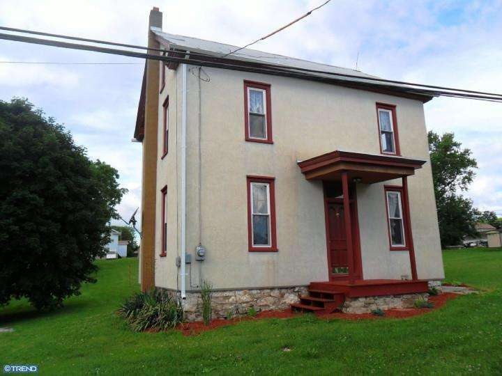 14 S Market St, New Ringgold, PA 17960 - photo 1