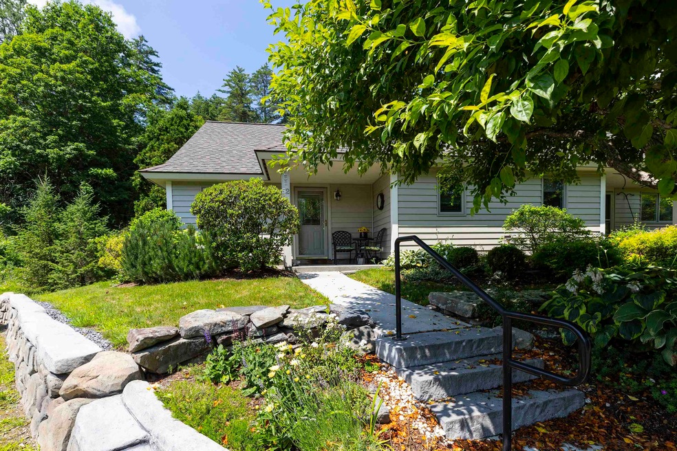 52 Azalea Cir unit 11, White River Junction, VT 05001 - photo 1