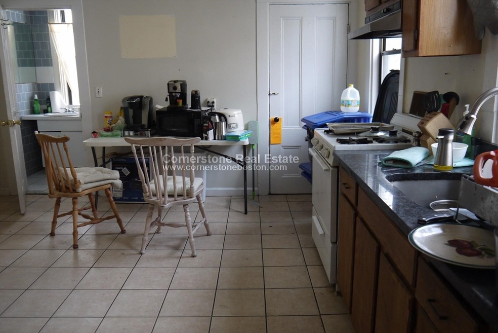 10-12 Saunders St unit 12, Boston, MA 02134 - photo 1