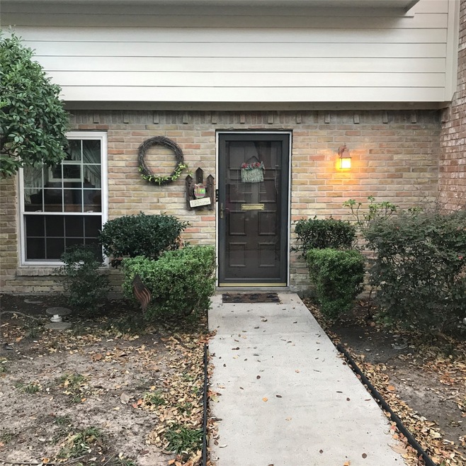 Pending $230,000 • Co-Listing Agent