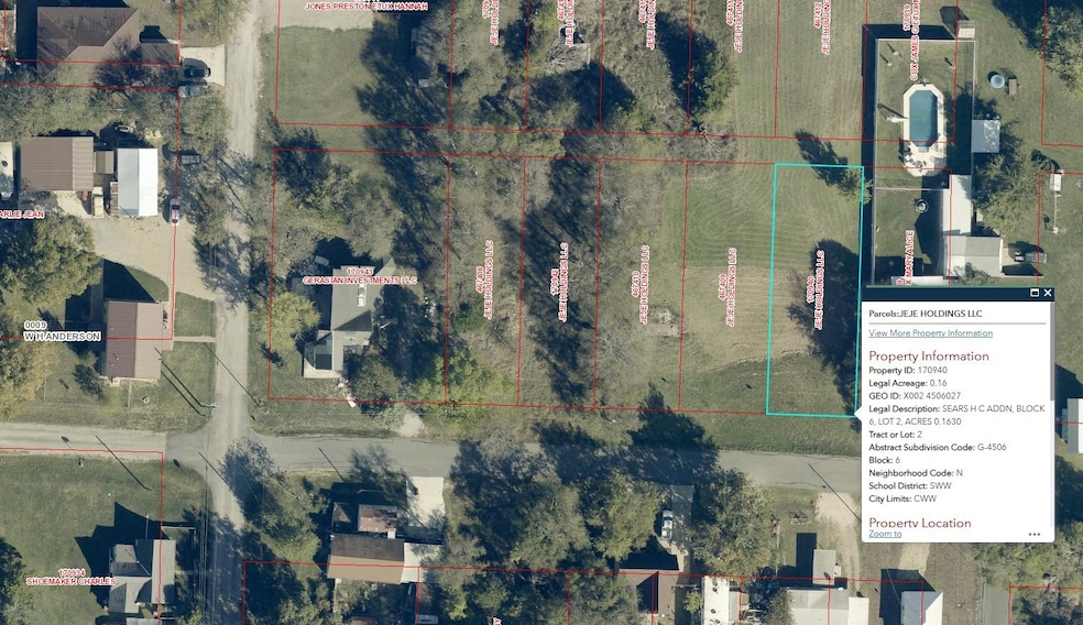 414 E Locust St, Whitewright, TX 75491 - photo 1