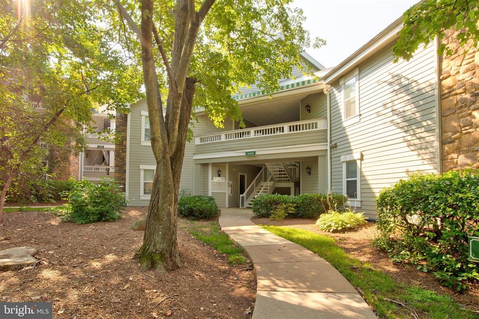 4404 Helmsford Ln unit 201, Fairfax, VA 22033 - photo 1