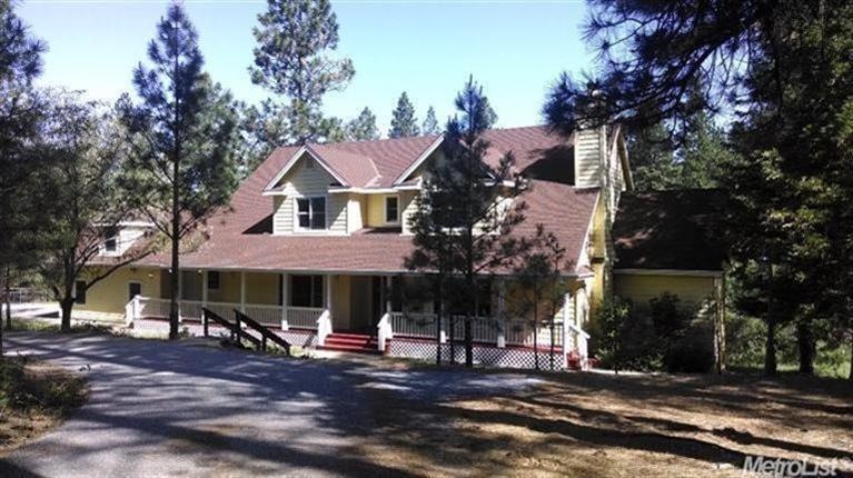 Classic Country Style home in Colfax.