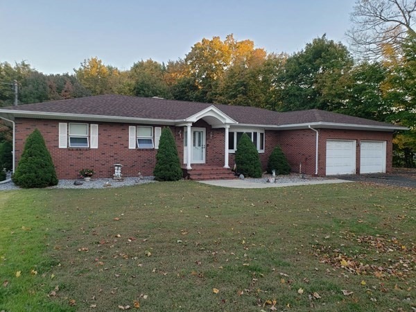 826 Center St, Ludlow, MA 01056 - photo 1