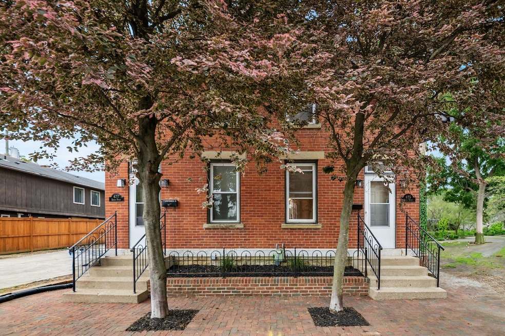 004_cd95121_L 677 Beech St004