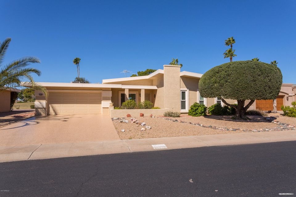 10726 W Wheatridge Dr, Sun City, AZ 85373 - photo 1