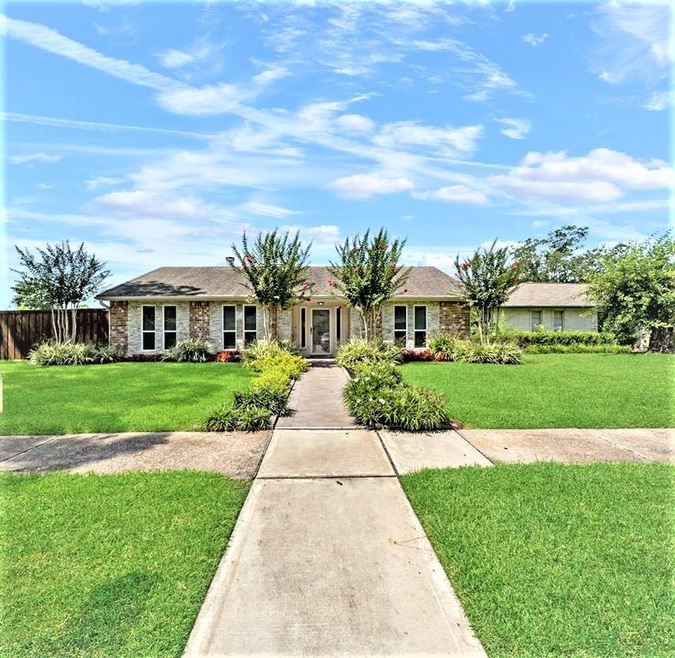 16430 Tibet Rd, Friendswood, TX 77546 - photo 1