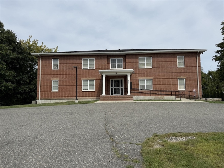 576 South Ave unit 6, Whitman, MA 02382 - photo 1