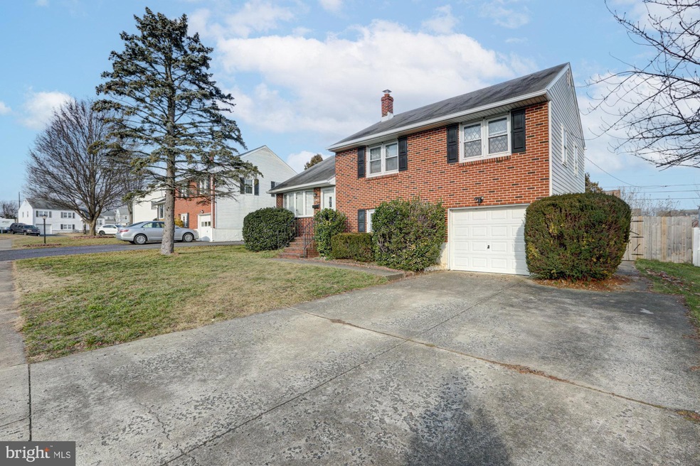 600 N Walnut St, Newport, DE 19804 - photo 1