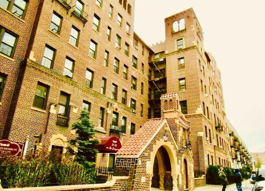 Evergreen Owners unit 1D, Jackson Heights, NY 11372 - photo 1