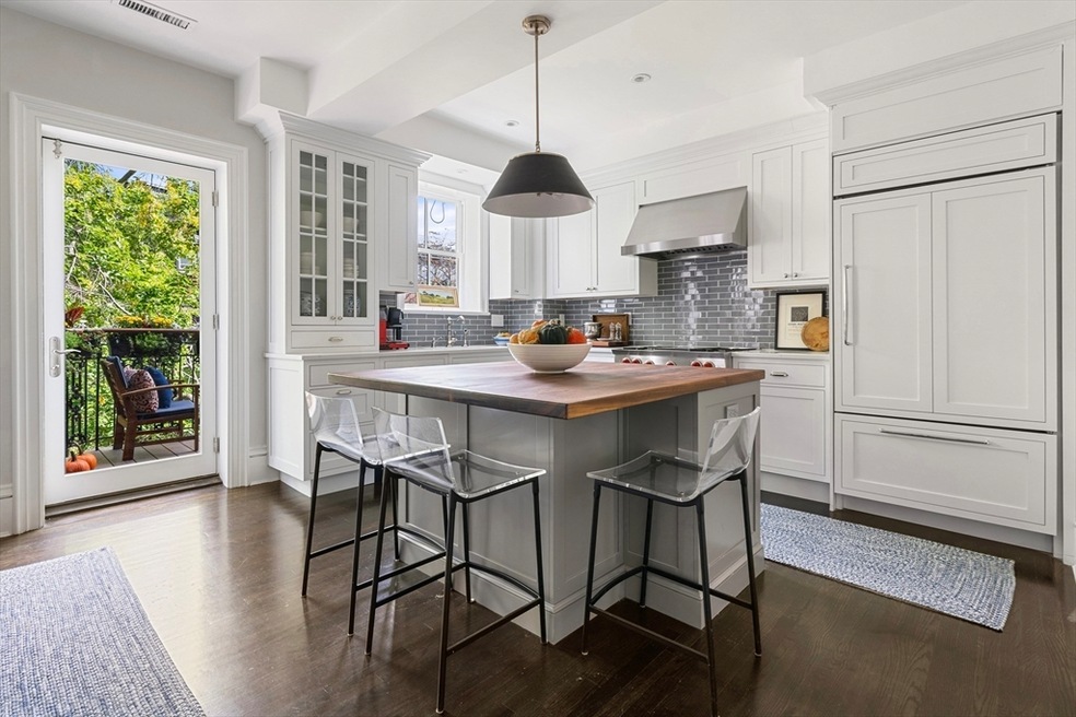 43 Upton St unit 4, Boston, MA 02118 - photo 1