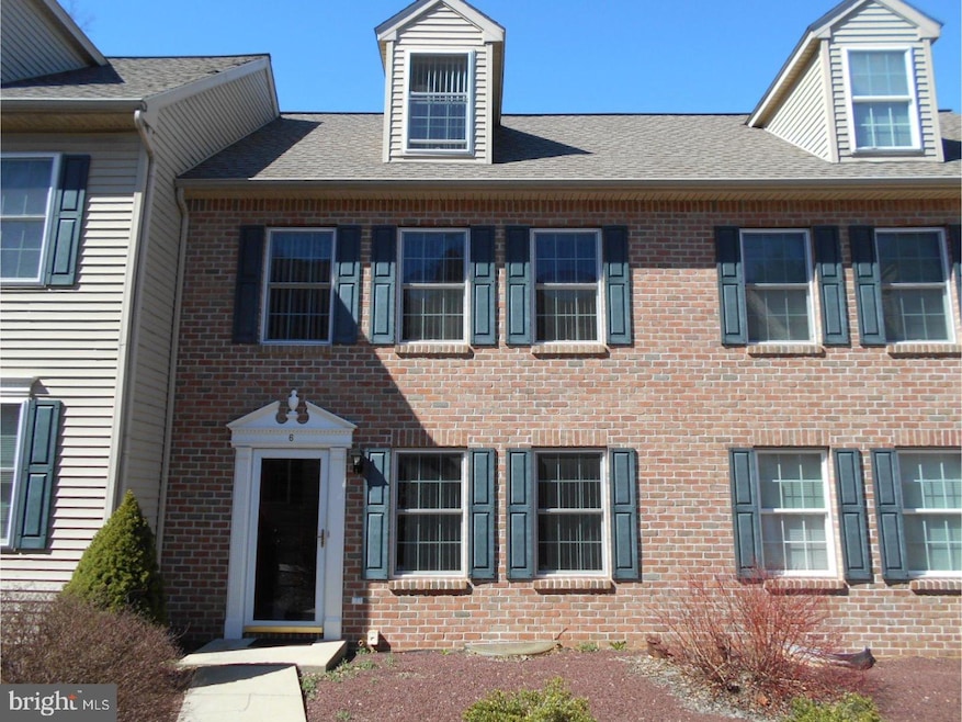 6 Weiser Ct unit 6, Womelsdorf, PA 19567 - photo 1