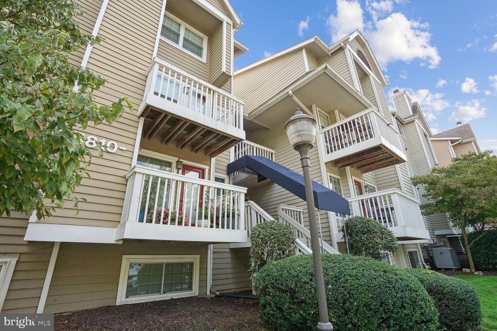 5810 Inman Park Cir unit 110, Rockville, MD 20852 - photo 1