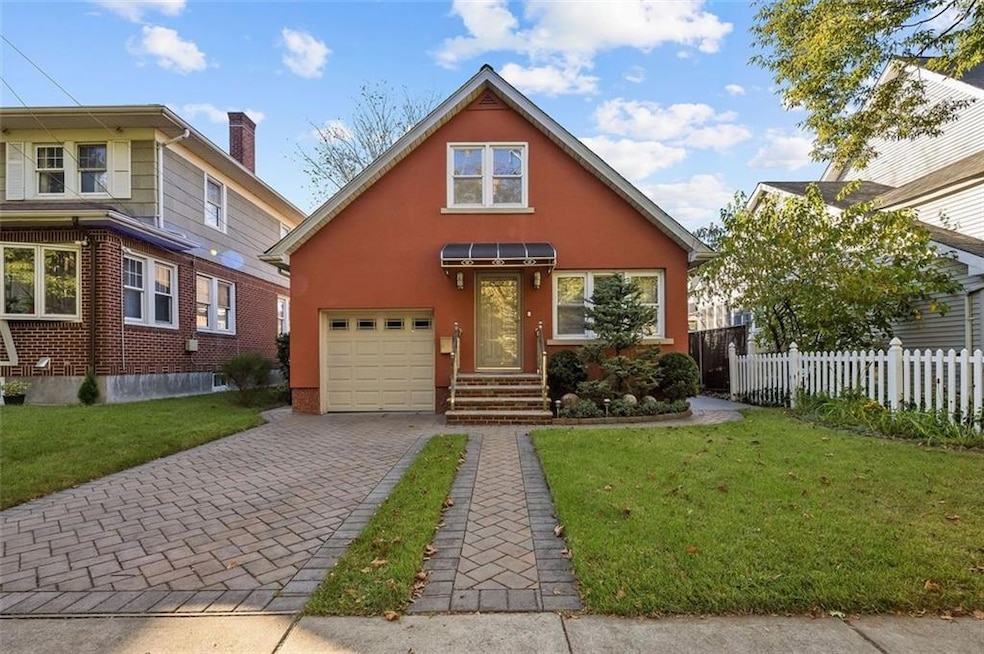 109 10th St, Staten Island, NY 10306 - photo 1