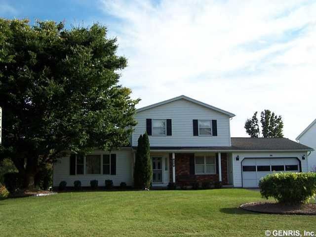 Exterior Front Beautifully maintained home in neig
