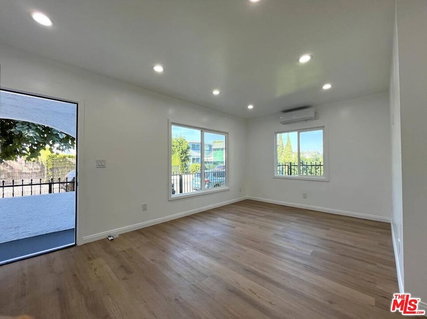 1812 S Longwood Ave, Los Angeles, CA 90019 - photo 1