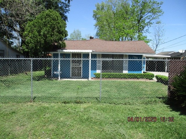 1909 Skinner Rd, Houston, TX 77093 - photo 1