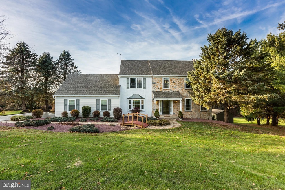 227 Shore Line Dr, Honey Brook, PA 19344 - photo 1