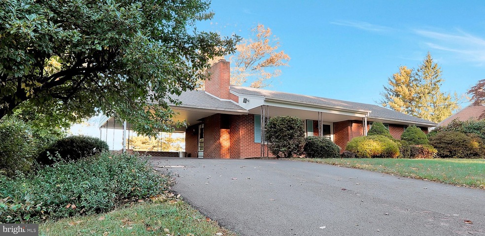 12516 Ashton Rd, Clear Spring, MD 21722 - photo 1