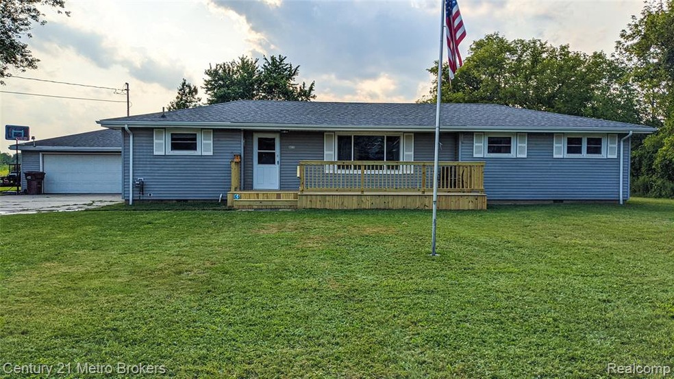 9323 N Elms Rd, Clio, MI 48420 - photo 1