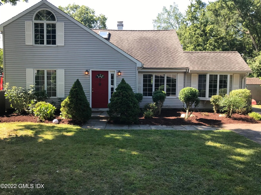 2 Gerald Ct, Riverside, CT 06878 - photo 1