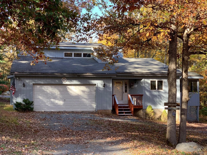 801 Round up Ct, Hawley, PA 18428 - photo 1