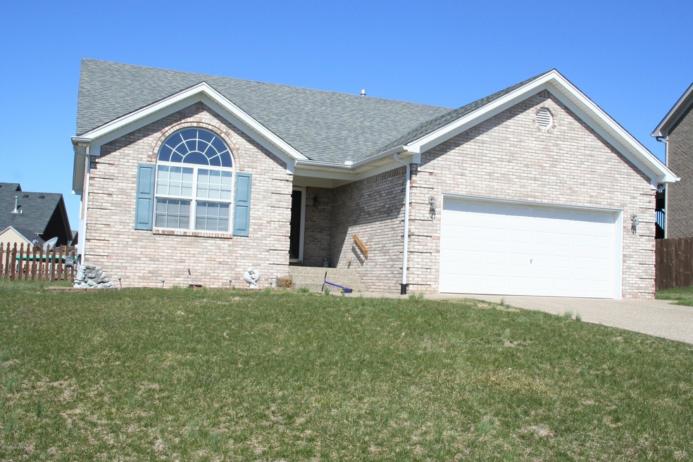 321 Misty Brooke Dr, Mount Washington, KY 40047 - photo 1