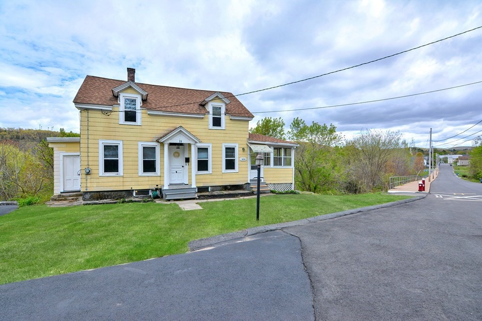 33 Washington St, Monson, MA 01057 - photo 1